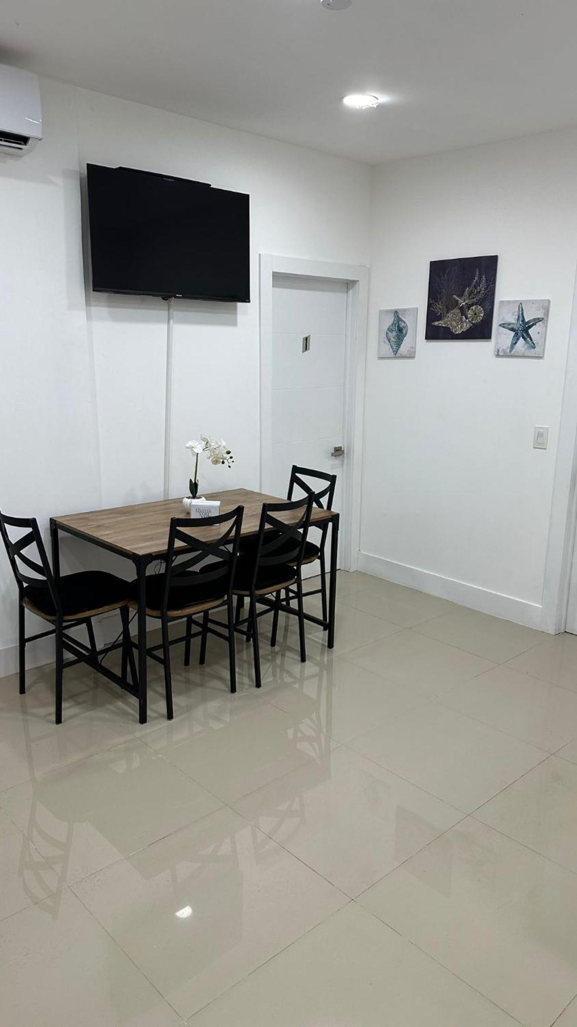 104 Mixed Shared Rooms Central, Friendly, Affordable Miami Exterior photo